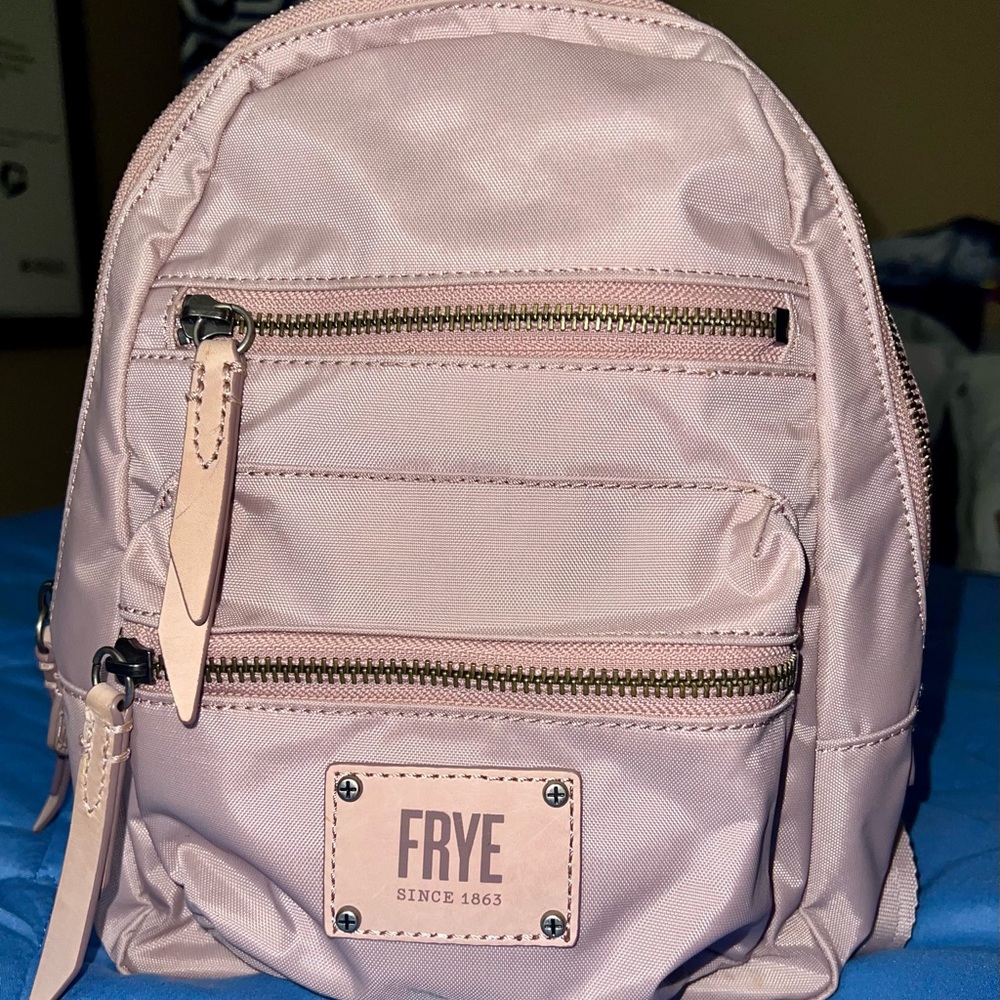 Mini backpack 🎒 - Picture 2 of 5